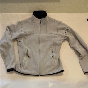 Arc'teryx Women's Covert Light Gray Full-Zip Fleece Jacket Medium